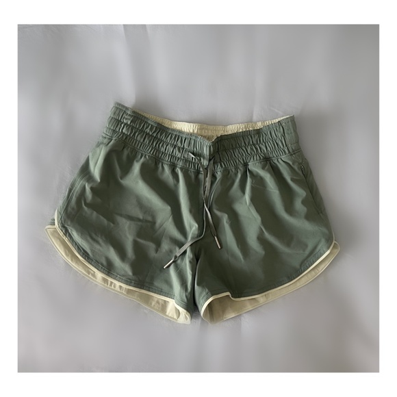 New Lululemon Reversible 3" Choose a Side Short - Picture 5 of 7